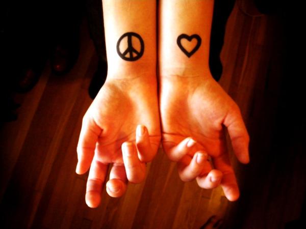 Tatouage Paix Et Amour