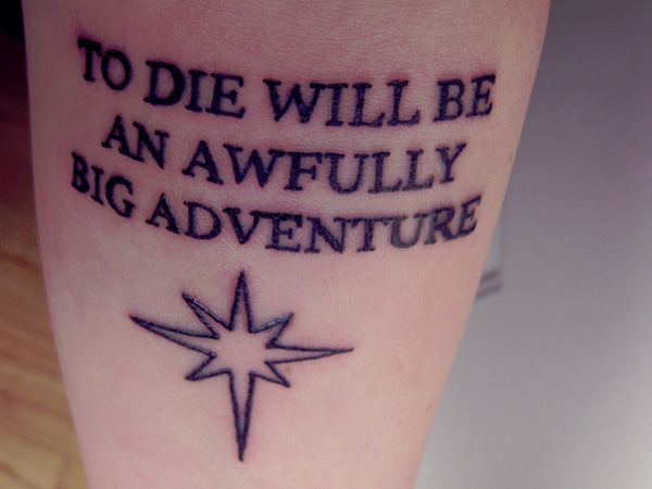 Le tatouage de l'aventure de la mort