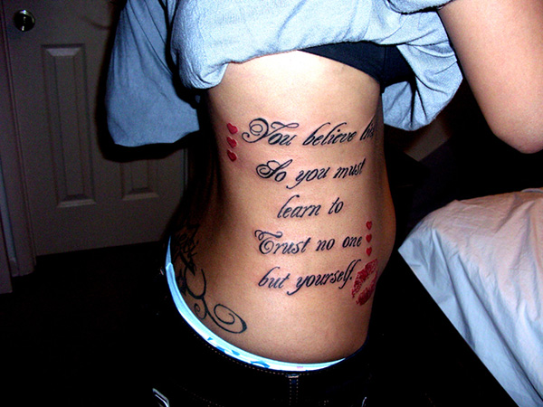 Tatouage de citation de confiance en soi