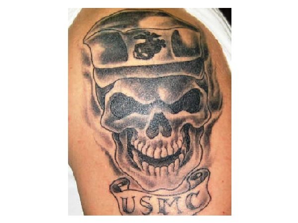 Tatouage de crâne effrayant USMC