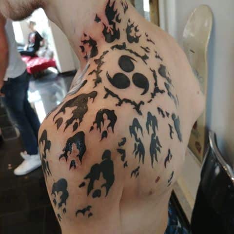 14 variantes intéressantes du tatouage de la malédiction de Sasuke