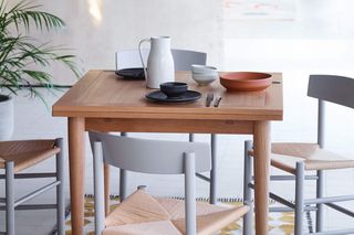 שולחן כפכפים מעץ אלון 4-8 מושבים