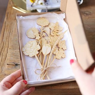 Cadeau personnalisé de boîte aux lettres de bouquet de fleurs en bois