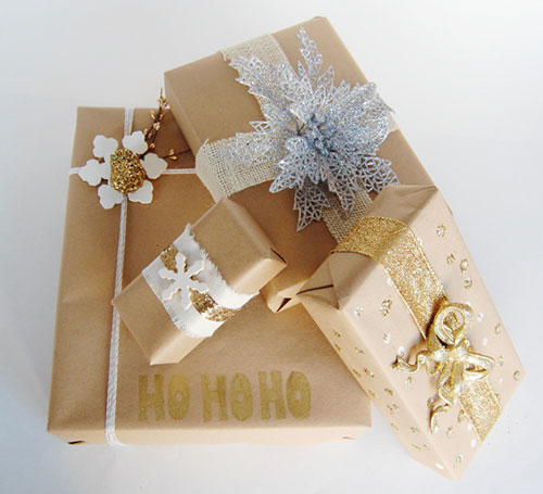 Emballage cadeau de Noël avec détails or et argent