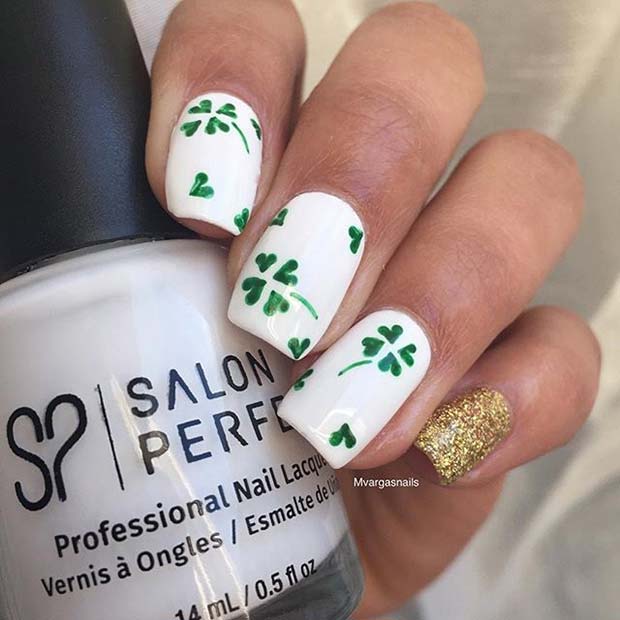 Design élégant des ongles en trèfle pour la Saint-Patrick