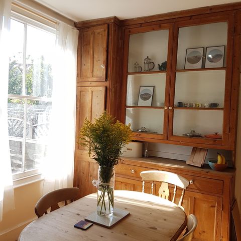 Bois, Chambre, Design d'intérieur, Bois franc, Table, Meubles, Design d'intérieur, Traitement de fenêtre, Habillage de fenêtre, Teinture à bois,