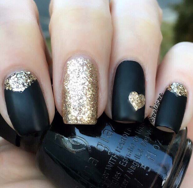 Μαύρο και χρυσό Glitter Nails
