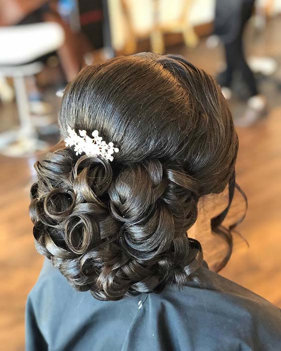 Updo מסולסל מהמם