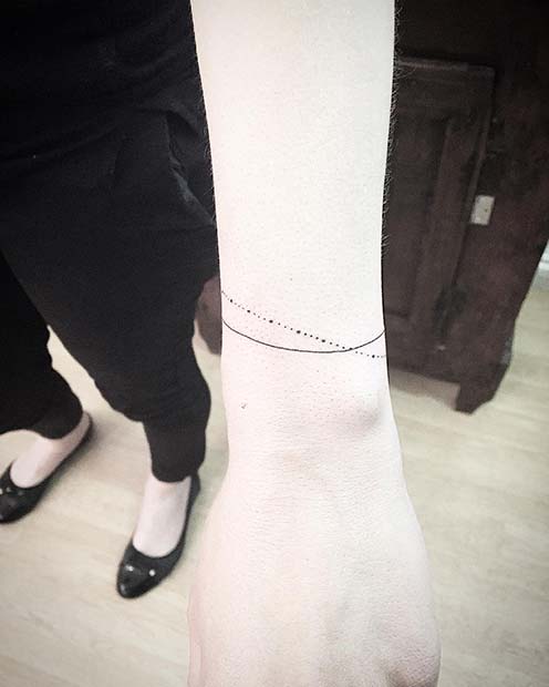 Tatouages ​​​​de bracelet minimalistes