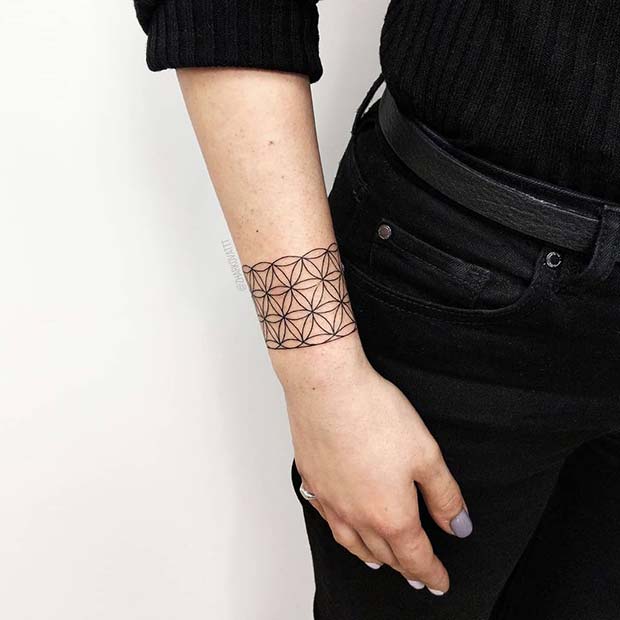 Tatouage géométrique gros bracelet