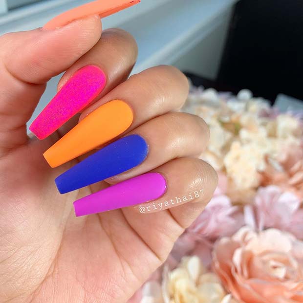 Ongles mats multicolores