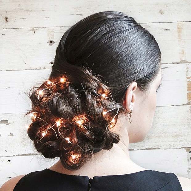 Chignon tressé avec guirlandes lumineuses