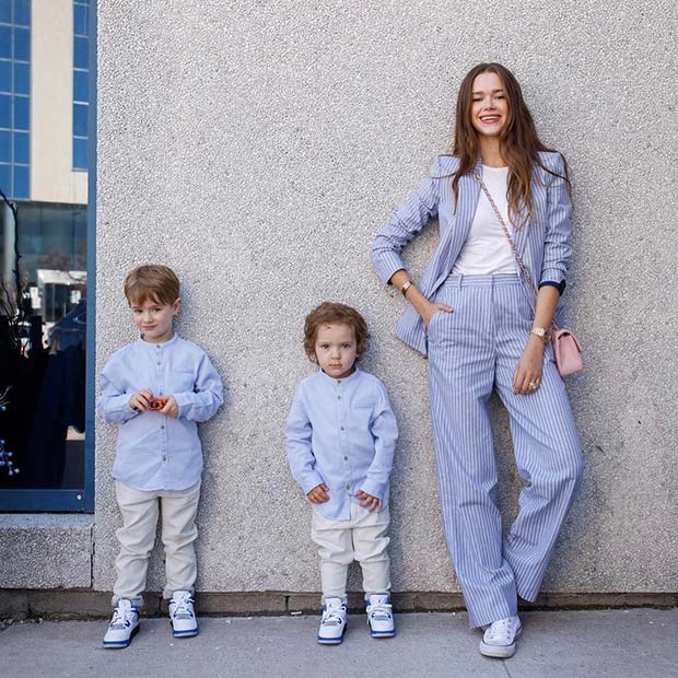 Tenue de costume à rayures légères pour le travail