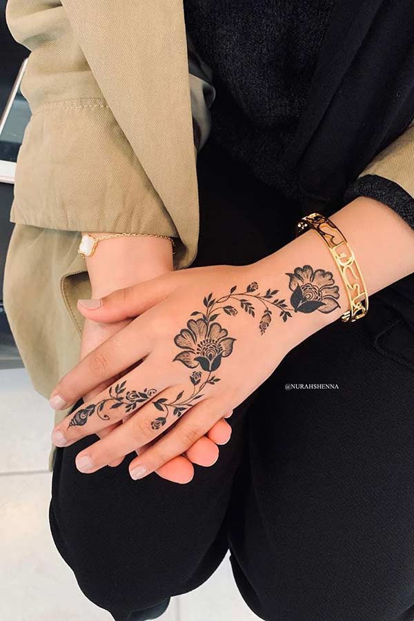 Conception facile à la main au henné