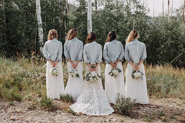 Vêtements de mariée et denim pour des idées de mariage rustiques