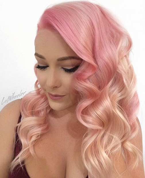 Couleur de cheveux rose pastel et blonde