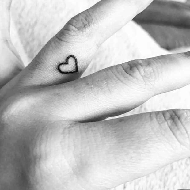 Petit tatouage de coeur