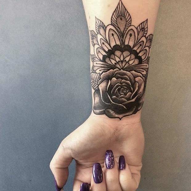 Floral Mandala Wrist Tattoo Idea για γυναίκες