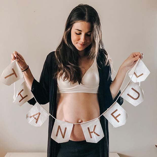 Φωτογραφία ανακοίνωσης εγκυμοσύνης με θέμα ευγνωμοσύνης