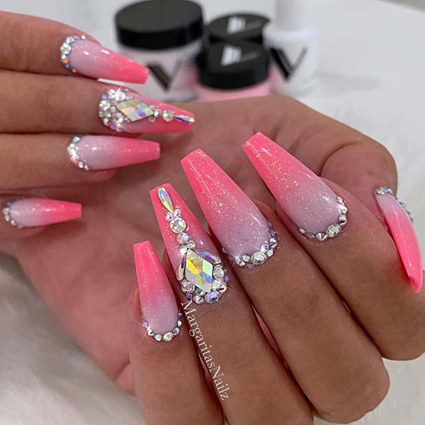 Ροζ Ombre Coffin Nails με στρας