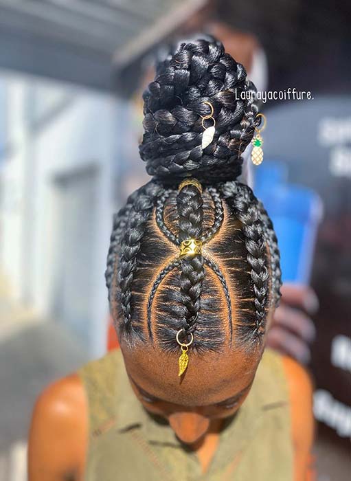 Idée de cheveux unique et accessoirisée