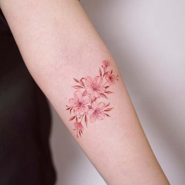 Εκπληκτικό σχέδιο λουλουδιών τατουάζ