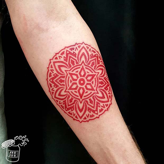 Μοντέρνο κόκκινο τατουάζ Mandala