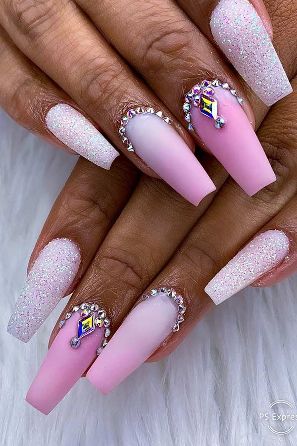 Ροζ και λευκά Glitter Coffin Nails