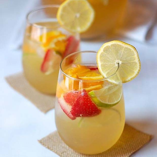 Cocktail de vin blanc pour l'été Cocktails pour une foule