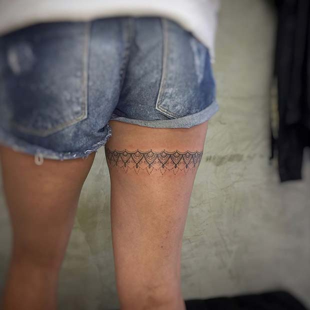 Κομψή ιδέα τατουάζ δαντέλα Garter