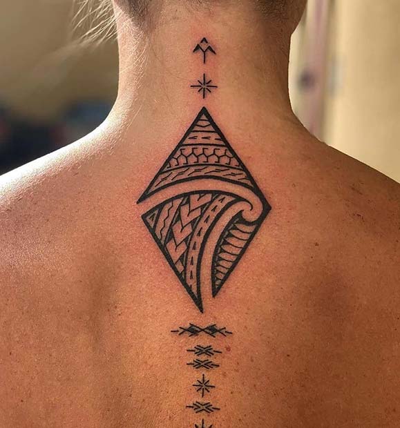 Tatouage tribal géométrique