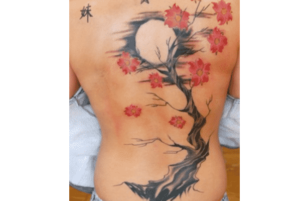 tatouage de fleur de cerisier