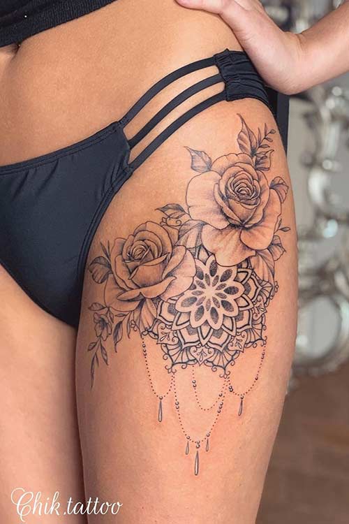 Idée de tatouage de roses et de mandala