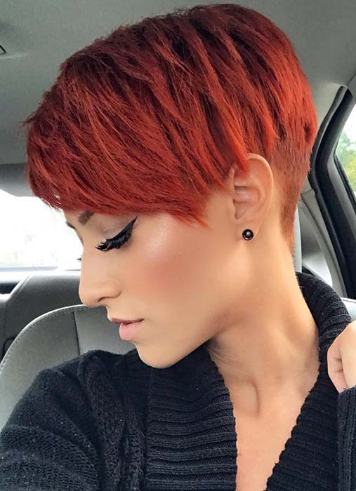 Φωτεινά κόκκινα μαλλιά Pixie Cut