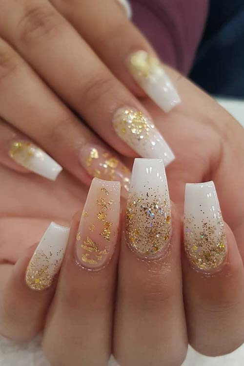 Ongles pailletés blancs et dorés