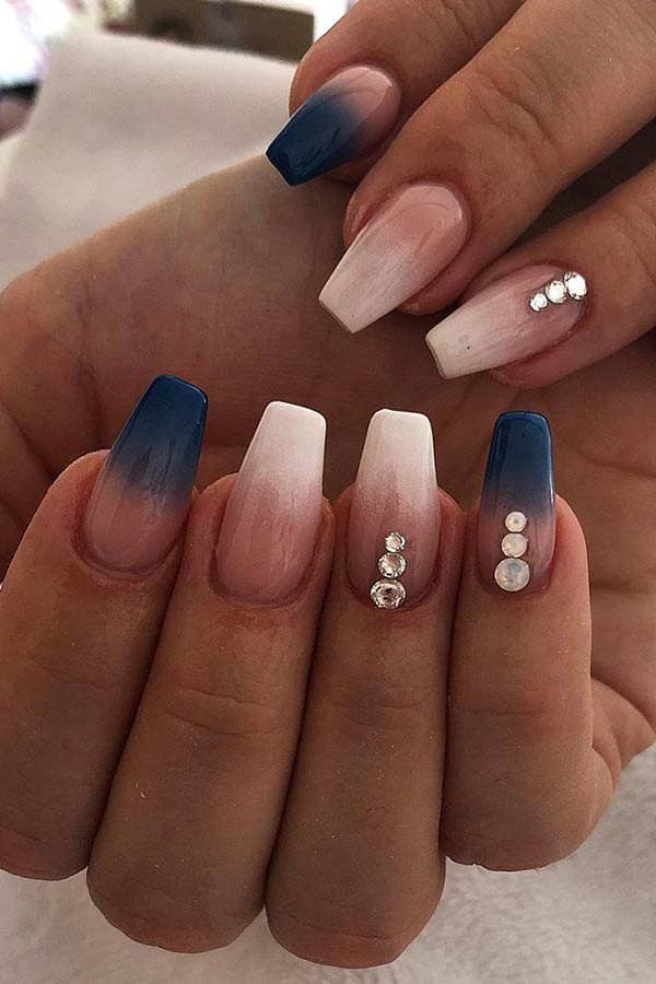 Ongles ombrés français et bleus