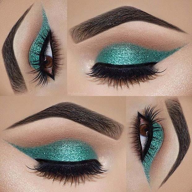 Yeux brillants vert clair pour des idées de maquillage d'été