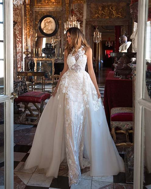 Robe de mariée moderne avec surjupe