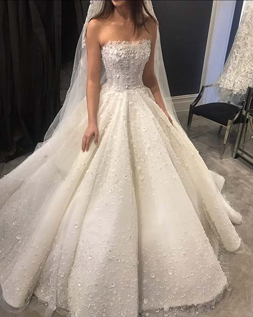 Robe de mariée princesse avec corsage orné