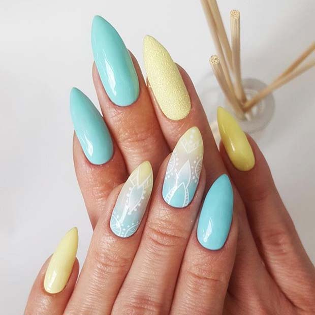 Design bleu pastel et jaune avec ongle d'accent pour l'idée d'ongles d'été