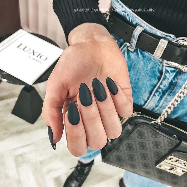 Ματ Μαύρο Stiletto Nails