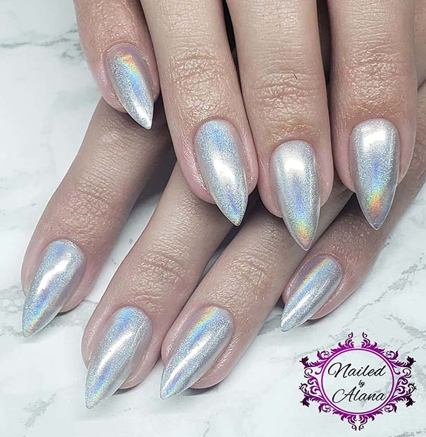 Ongles Stiletto Holographiques