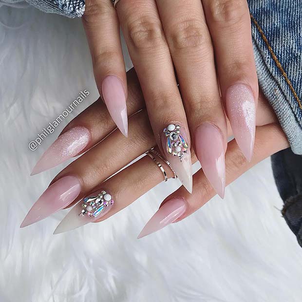 Ongles Stiletto Rose Clair