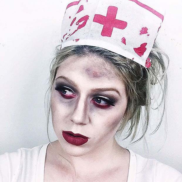 Infirmière zombie pour des idées de maquillage faciles pour Halloween