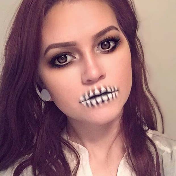 Maquillage de crâne simple pour des idées de maquillage d'Halloween faciles