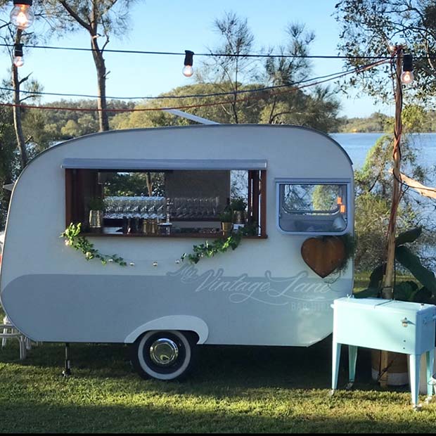 Bar vintage unique pour un mariage en plein air