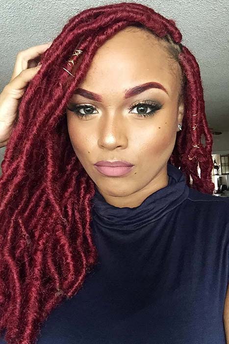 Style de faux locs rouge vif