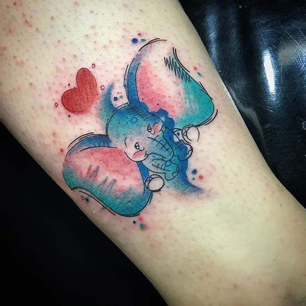 Aquarelle Dumbo Design pour les petites idées de tatouage Disney