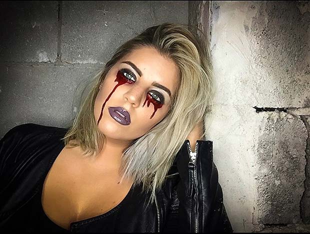 Des larmes sanglantes pour un maquillage d'Halloween facile et de dernière minute