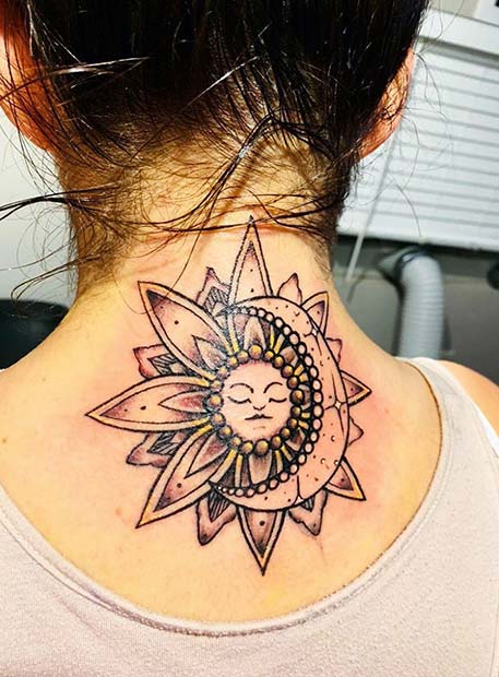 Σχέδιο τατουάζ ήλιου και σελήνης